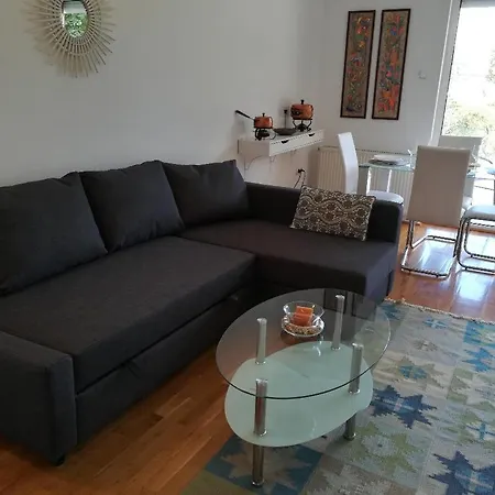 Apartament Homy In Buda, With Safe Garage And Terrace